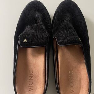 Vionic Carnegie Holiday Mules Size 7.5 Black Slip-On Comfort Loafers